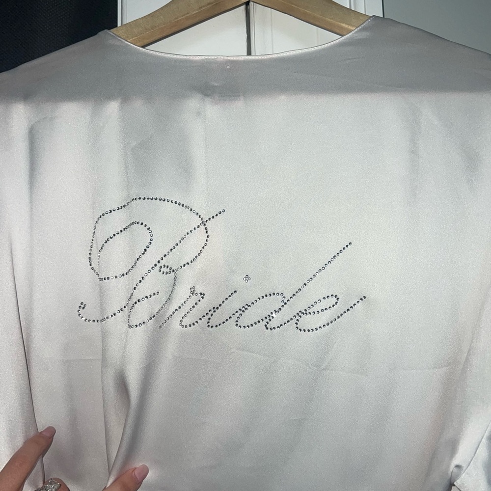 Satin White Bridal Robe - Picture 4 of 8